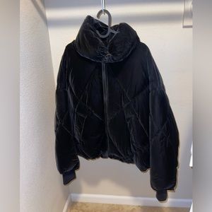 BLACK PUFFER JACKET